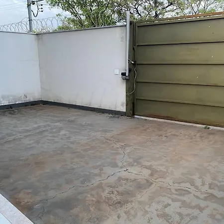 Apartamento Terreo Com Quintal Individual Patos de Minas Exterior photo